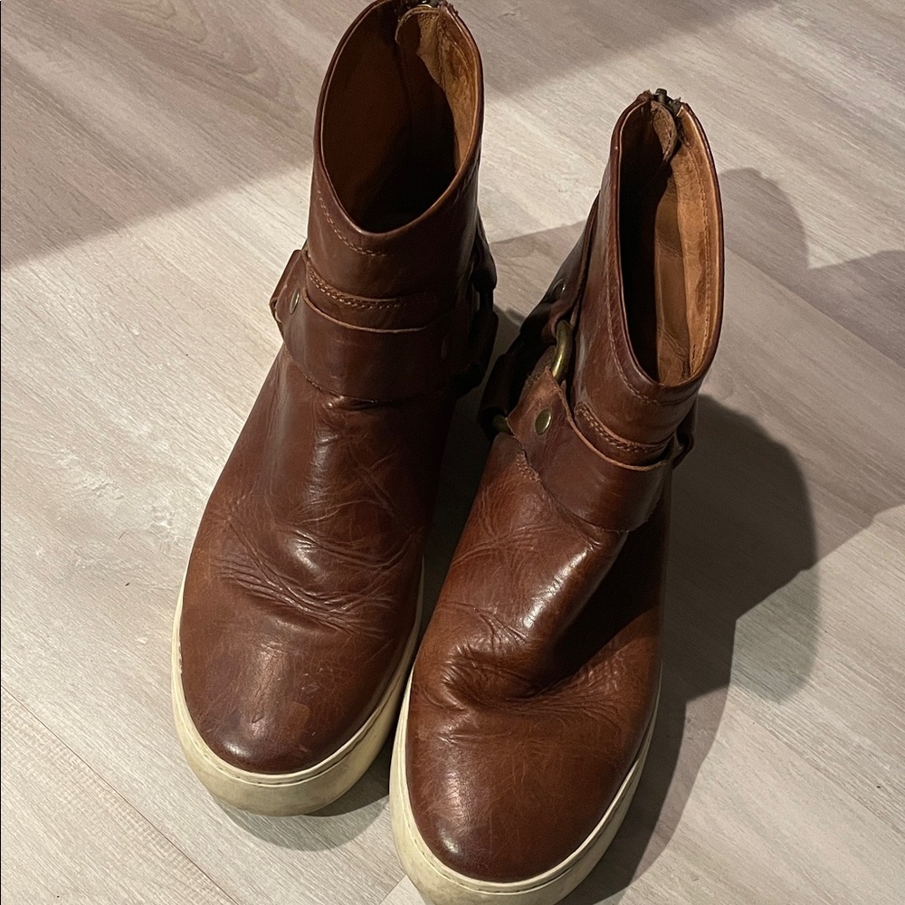 Frye Lena Harness boot